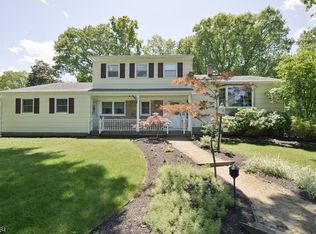 81 Hershey Rd, Wayne, NJ 07470