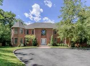 5 Greenfield Hl, Sparta, NJ 07871