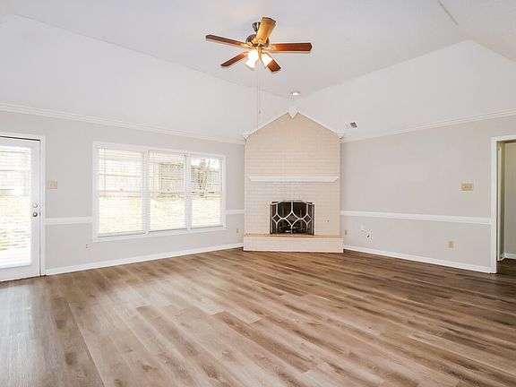 4th image of 8731 Oak Trail Ln