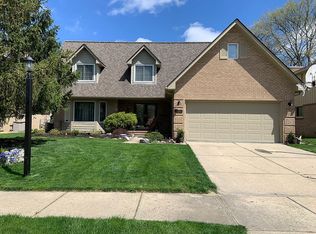 44090 Dunham Ct, Clinton Township, MI 48038