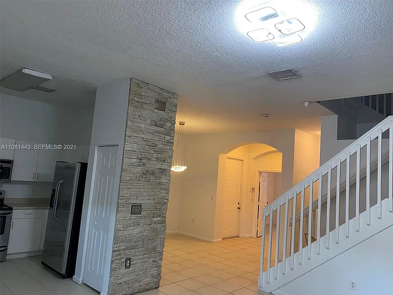 4311 SW 124th Way — Photo 6