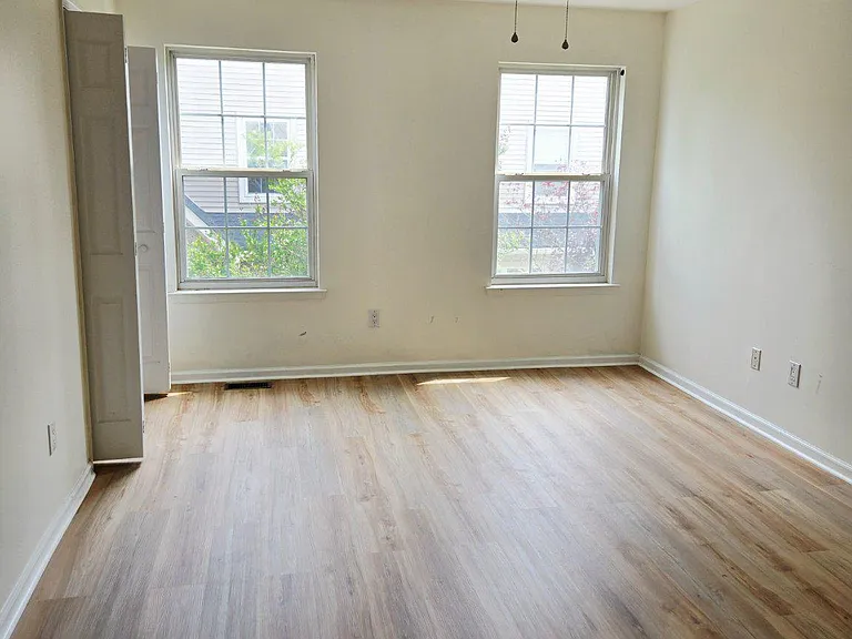 5701 Essex Ln — Photo 32