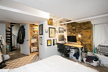 Rented by (Legacy) Elegran