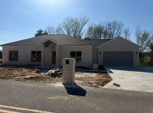 155 Arrowhead Rd - Property Image