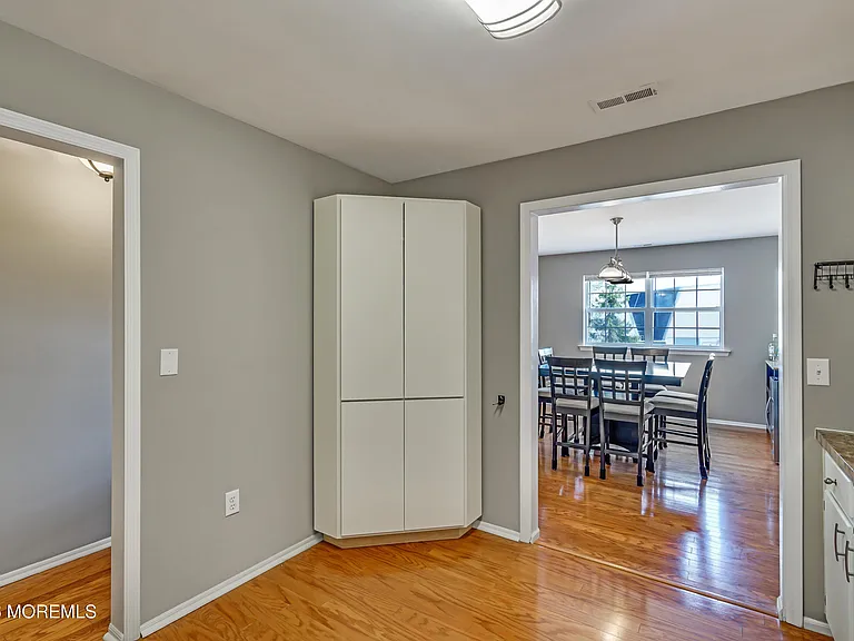 256 Tennis Ct — Photo 26