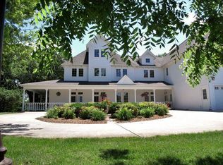 2625 41st St, Spirit Lake, IA 51360