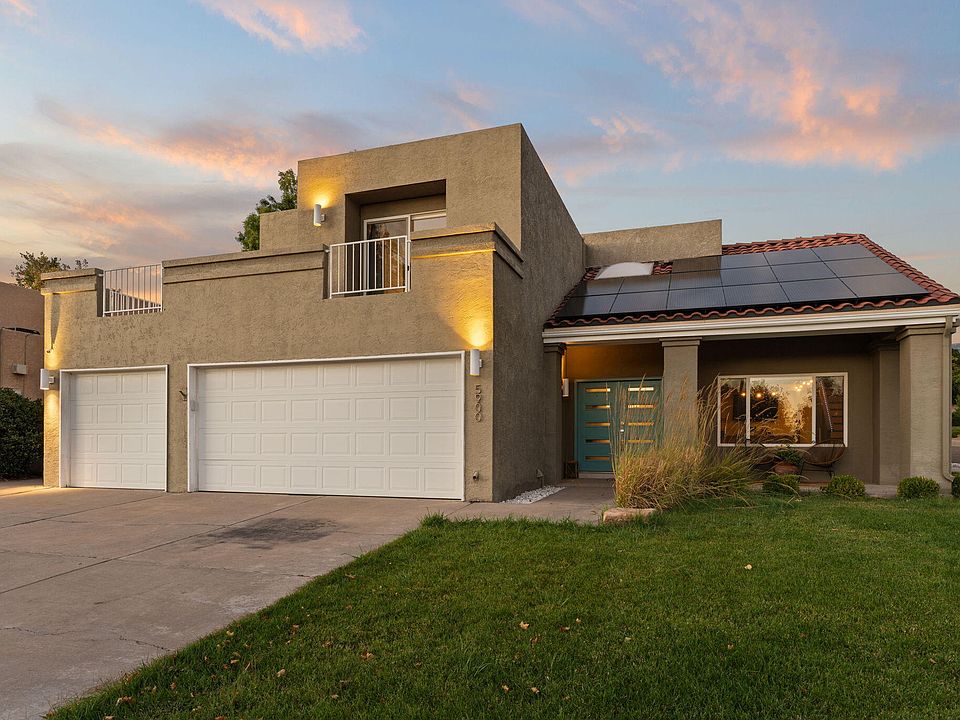 1st image of 5900 Canyon Crest Pl NE