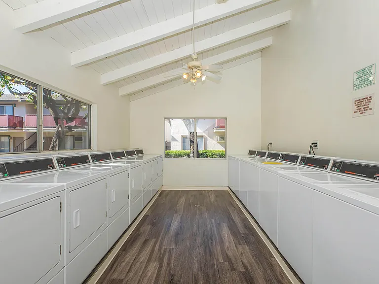 Del Amo Apartment Homes — Photo 11