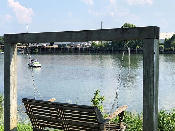 5th image of 672 River North Dr