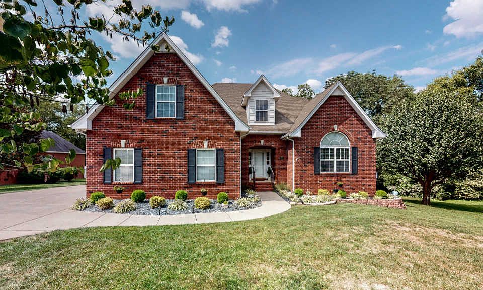 1st image of 305 Royal Glen Blvd