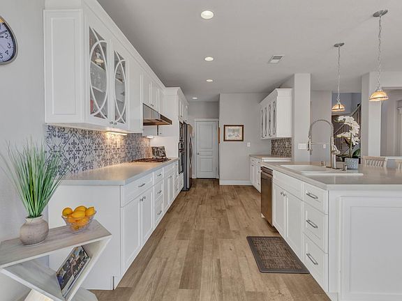 2nd image of 2331 Lansdowne Place