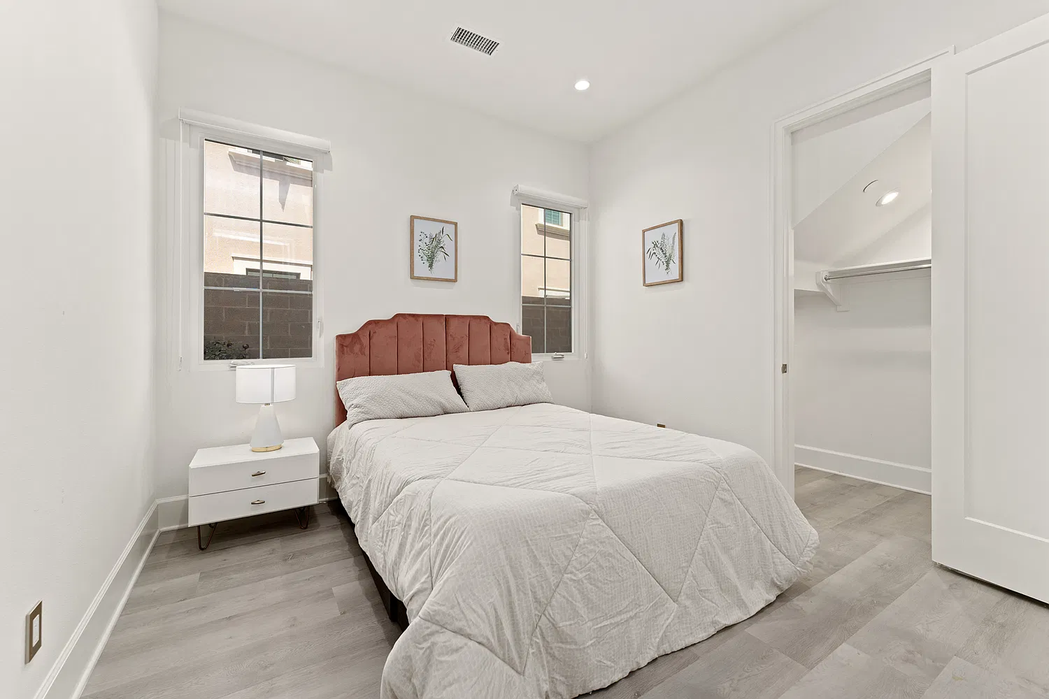 4 bed, 2548 sqft, $7,500 — Photo 4