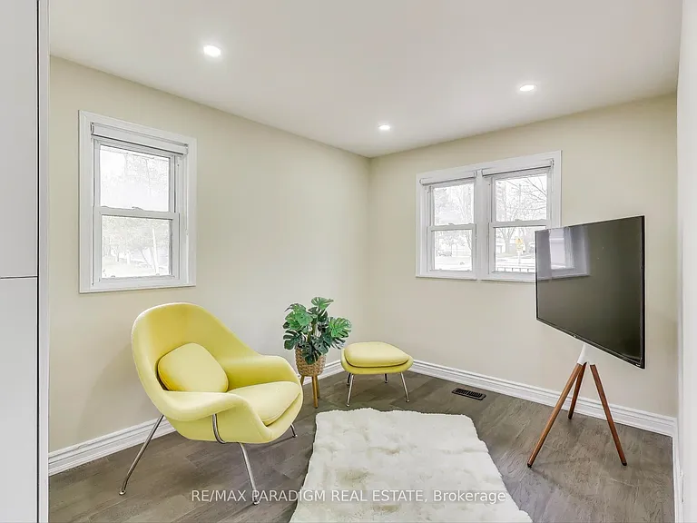 36 Rideout St #UPPER — Photo 10