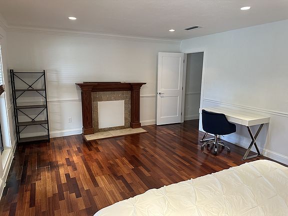 4th image of 8319 Pine Tree Ln #2