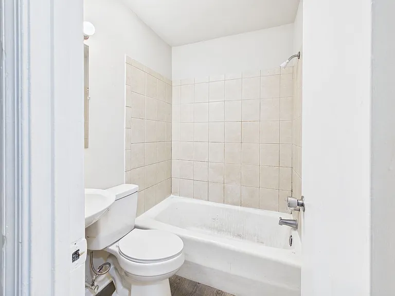 838 S Jones St #B — Photo 14