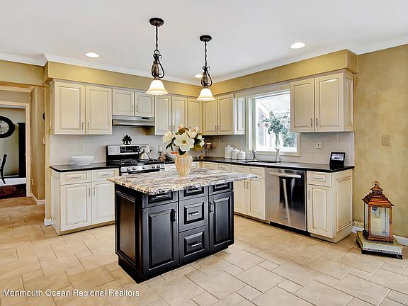 4th image of 50 Apache Dr