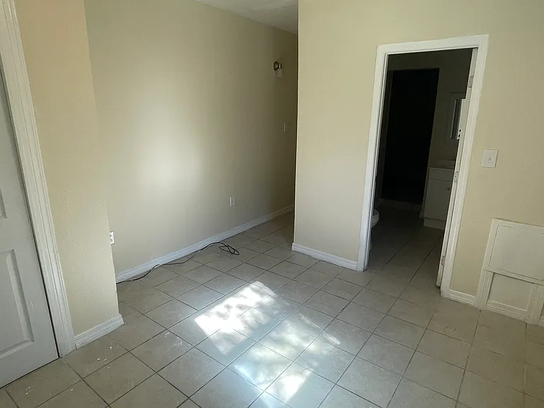 1224 Camp Ave — Photo 12