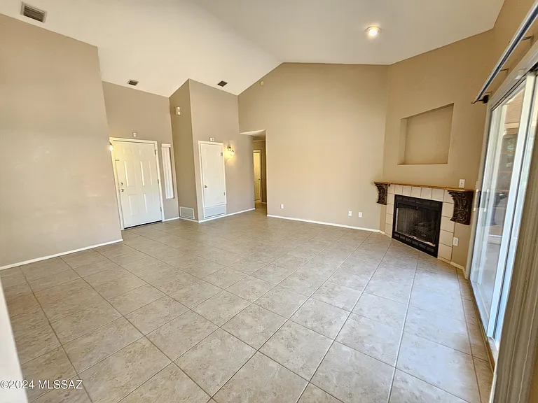 9827 N Stonecreek Pl — Photo 11