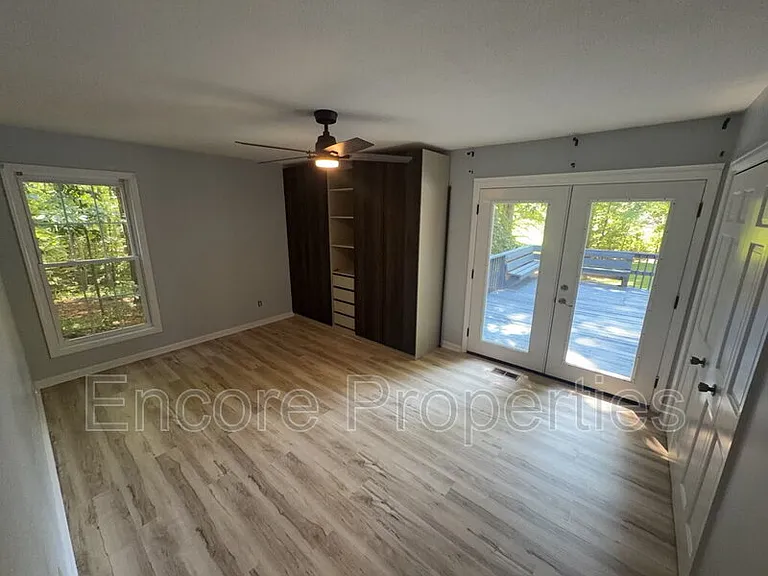 824 Hayden Ave — Photo 8