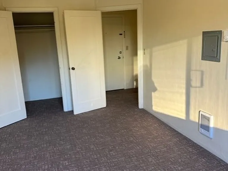 Eugene Manor Apartments — Photo 50