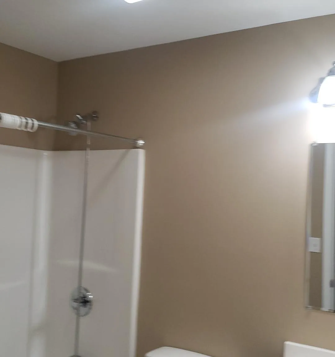 3 bed, 1025 sqft, $2,000 — Photo 2