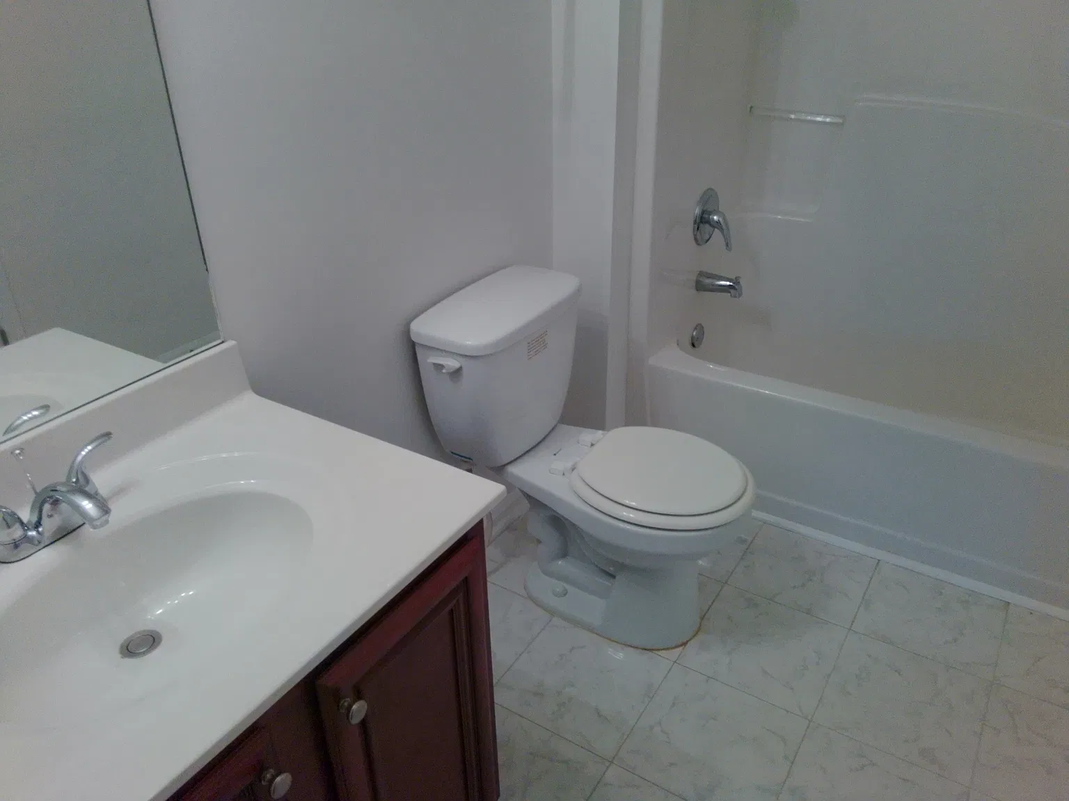 4 bed, 4100 sqft, $3,100 — Photo 2