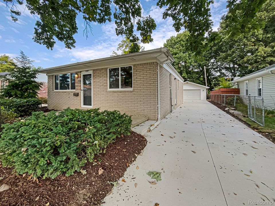 1st image of 22421 Violet St
