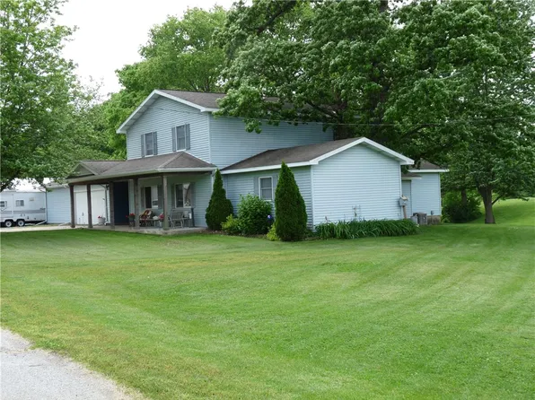 30432 Cedar St, Armstrong, IL 61812