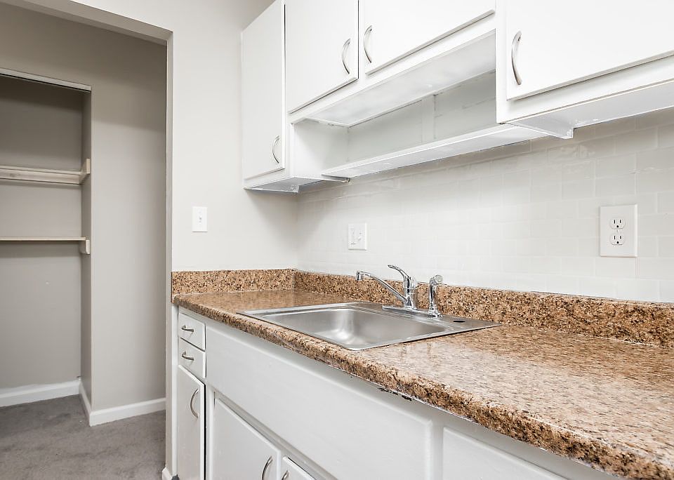Seabrook Apartments 3656 Seabrook Ave Columbus OH Zillow