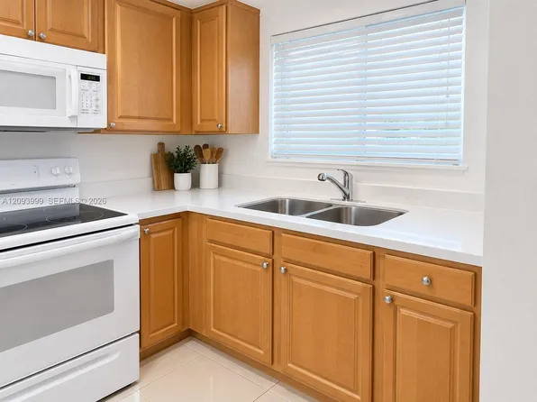 770 NE 128th St APT 102, North Miami, FL 33161