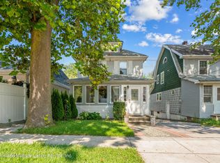 411 Little Clove Rd, Staten Island, NY 10301
