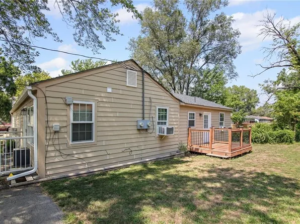 500-502 E Johnston St, Olathe, KS 66061