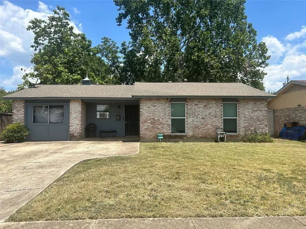 718 Tearose Dr, Garland, TX 75040