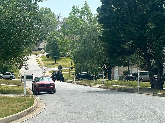 5th image of 5433 Peachtree Landing Dr