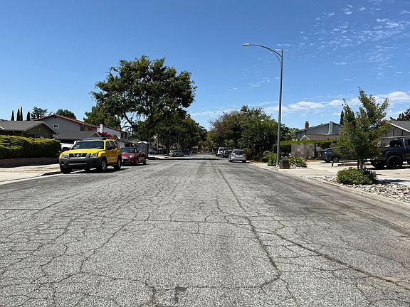 5th image of 315 Grandpark Cir