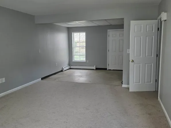 18 Main St #6, Hinsdale, NH 03451