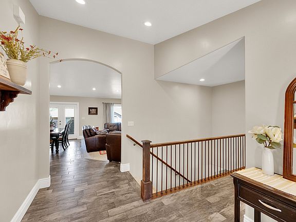 3rd image of 126 N Balsam Way