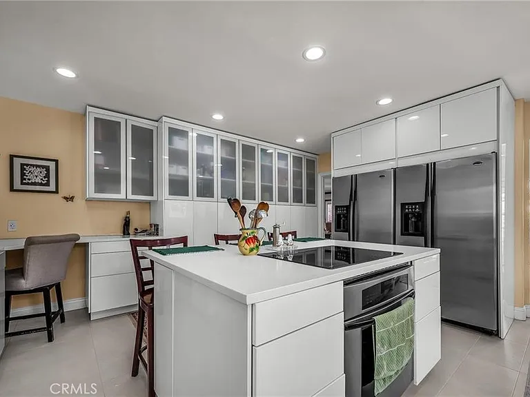 18423 Linnet St — Photo 14