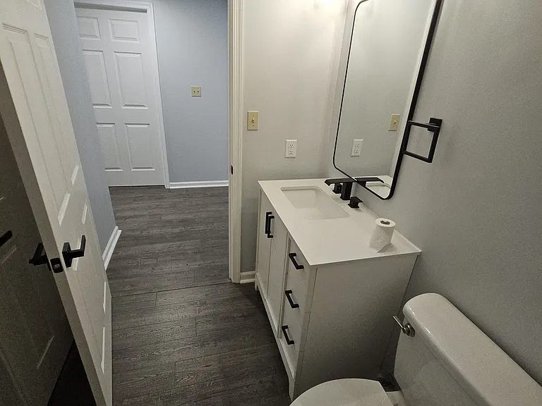 815 Aztec Dr #B — Photo 7