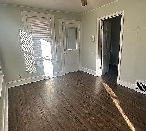 4th image of 30 Warren Ln