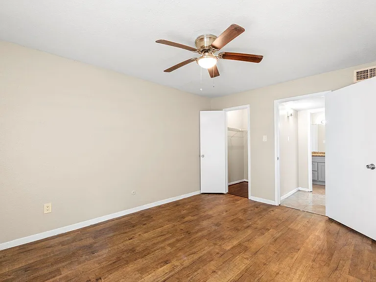 9350 Country Creek Dr #52 — Photo 21