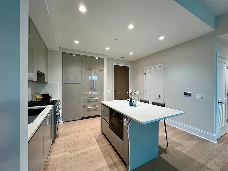 7887 Jones Branch Dr — Photo 8