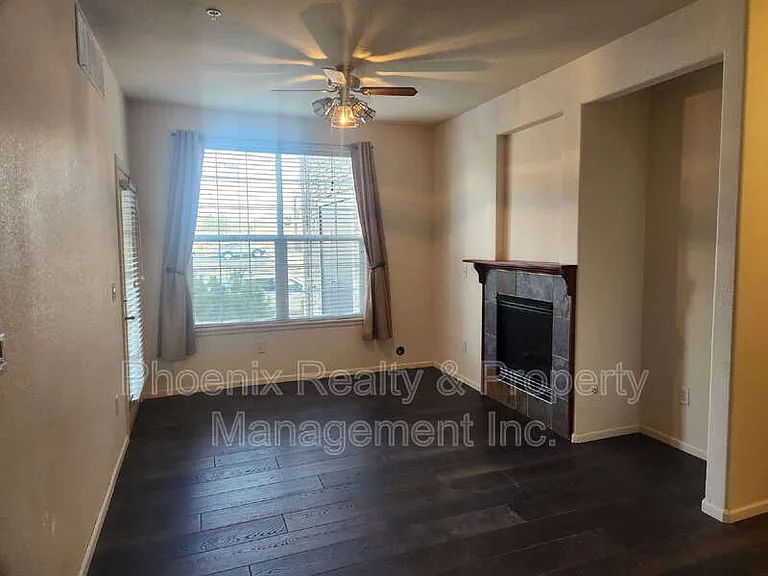 2900 Blue Sky Cir #5-103 — Photo 4