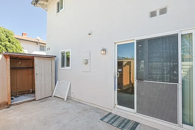 3 bed, 1122 sqft, $3,200 — Photo 4