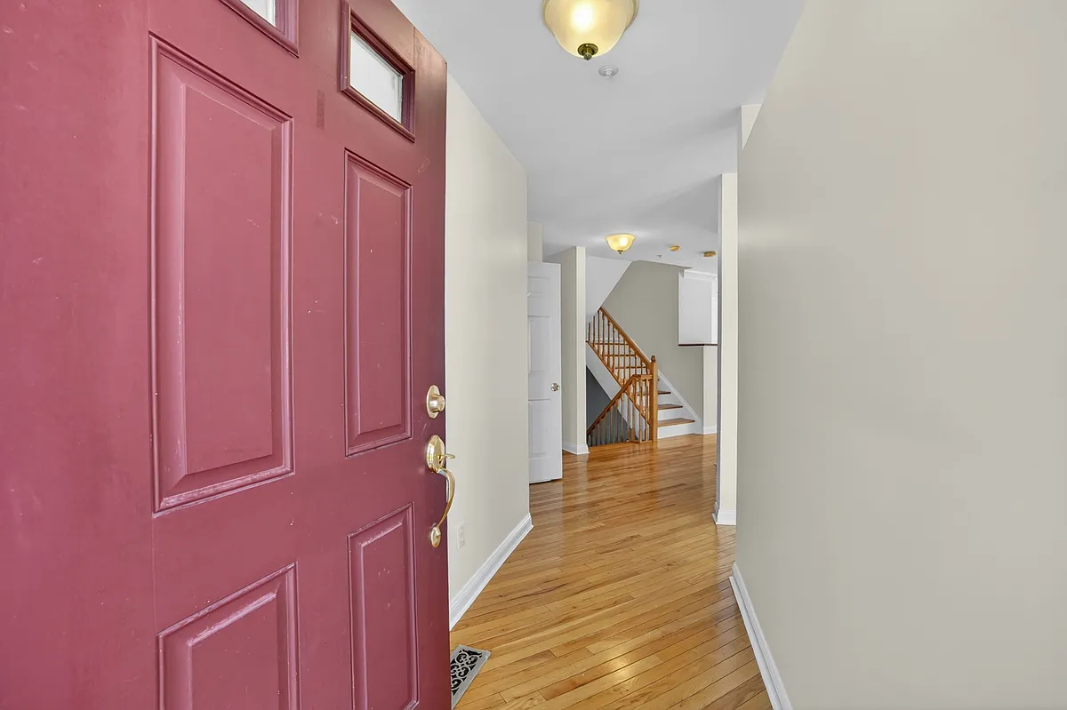 Building Photo - 107 Winding Ridge Rd #107
