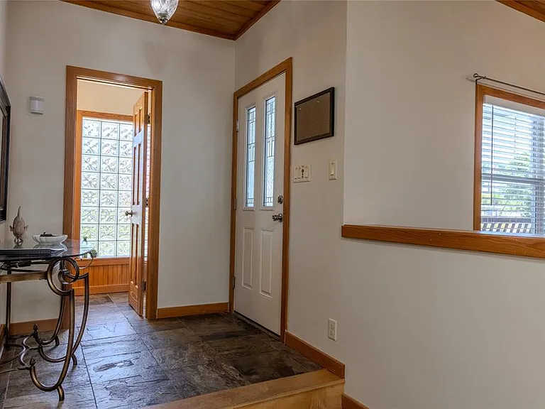 416 Sunset Dr — Photo 10