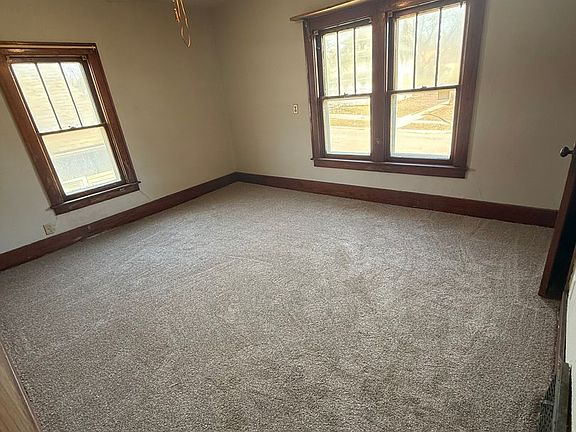 2nd image of 623 W Main St #4