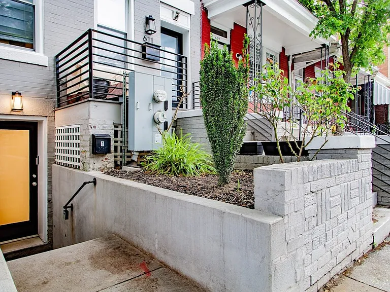 Harvard St NW — Photo 11