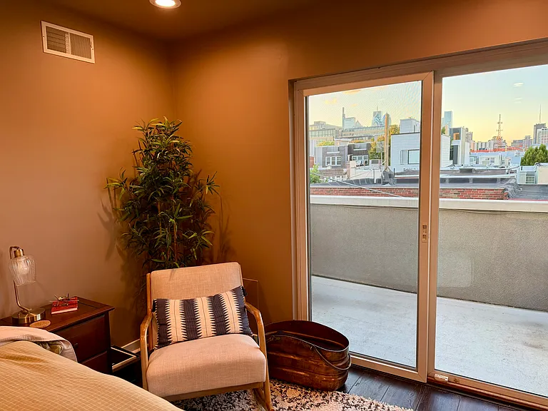 Master bedroom (3rd floors)