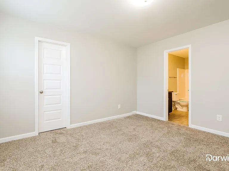 358 Lamont Ln — Photo 13